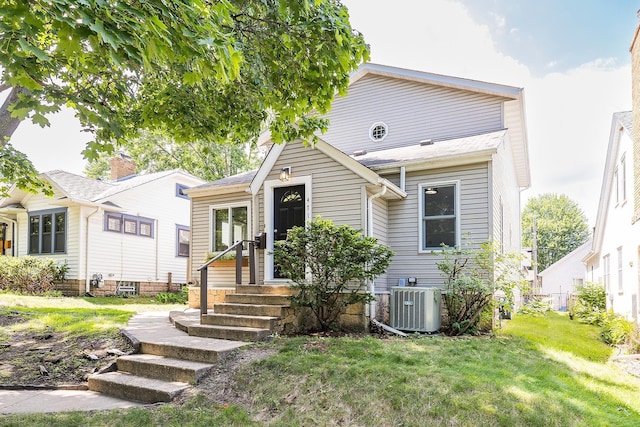 4716 30th Ave S, Minneapolis, MN 55406 - view of front of house featuring a front lawn