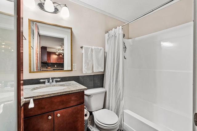 2800 44th St Unit 608, Minneapolis, MN 55410 - bathroom with tile walls, vanity, shower / tub combo, and a wainscoted wall