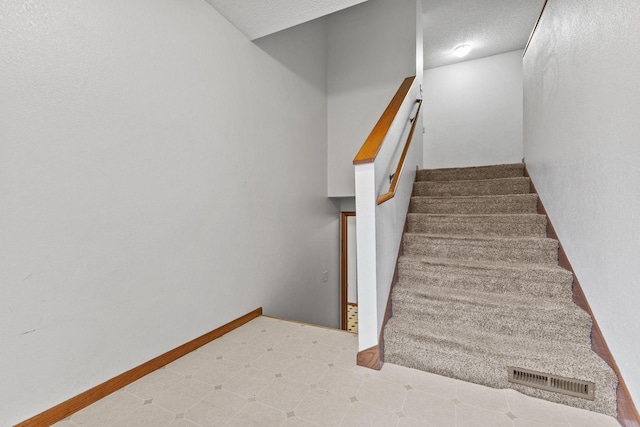207 4th Ave NE, Hutchinson, MN 55350 - photo 2