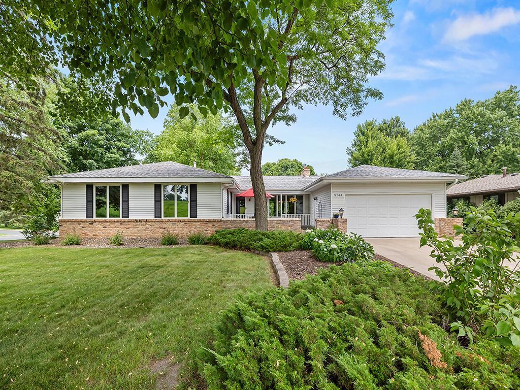 9744 Oxborough Rd, Bloomington, MN 55437 - photo 1