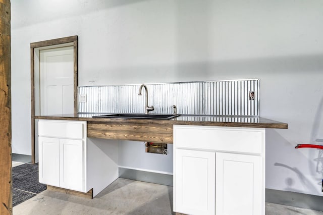 41565 Thunder Rd, Clitherall, MN 56524 - bathroom featuring a sink and concrete flooring
