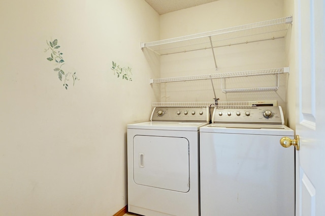 11307 Chisholm Cir NE Unit C, Blaine, MN 55449 - laundry area with separate washer and dryer