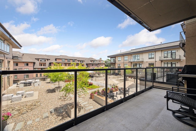 875 Lake St N Unit 318, Wayzata, MN 55391 - balcony with a residential view