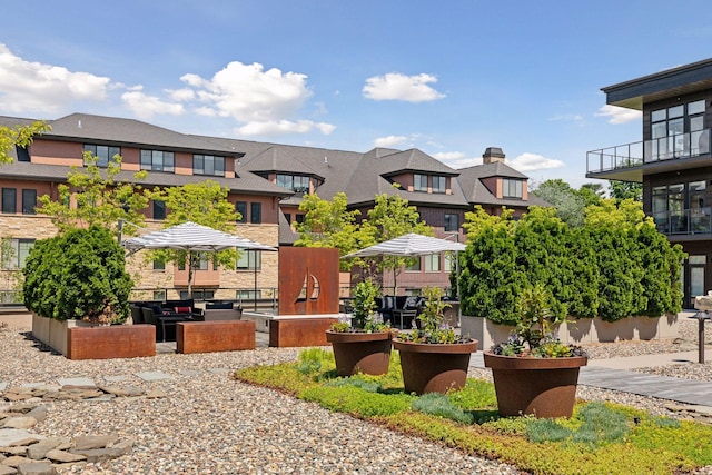 875 Lake St N Unit 318, Wayzata, MN 55391 - surrounding community featuring a residential view