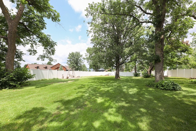 915 Darling Dr NW, Alexandria, MN 56308 - view of yard