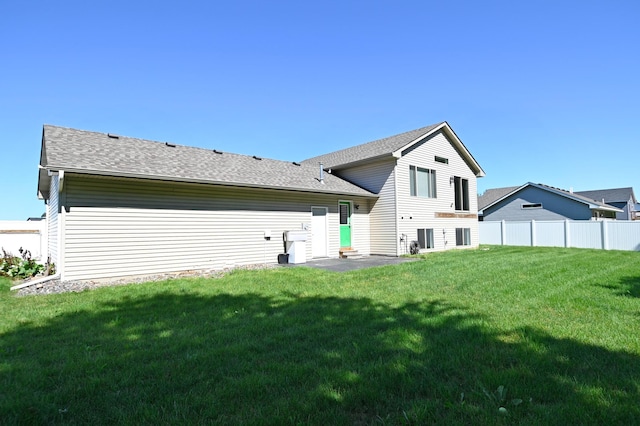 38391 Hunters Ridge Trl, North Branch, MN 55056 - rear view of house with roof with shingles