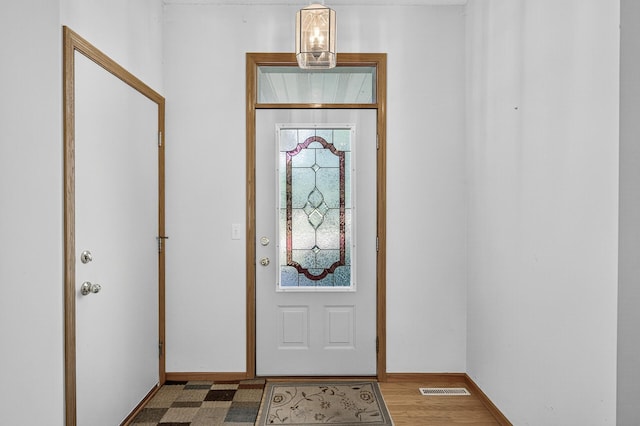 7217 92nd Trl N, Brooklyn Park, MN 55445 - foyer entrance with baseboards