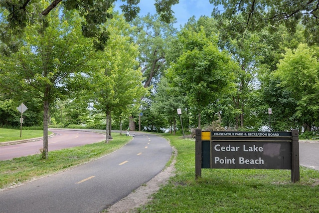 1921 Ewing Ave S, Minneapolis, MN 55416 - surrounding community with view of scattered trees
