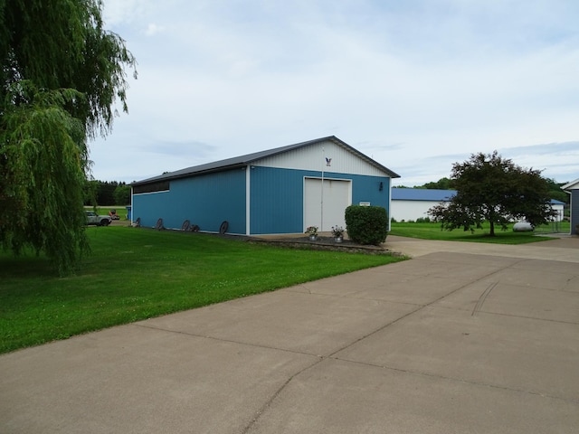 568 Midway Rd, Menomonie, WI 54751 - view of outdoor structure featuring driveway