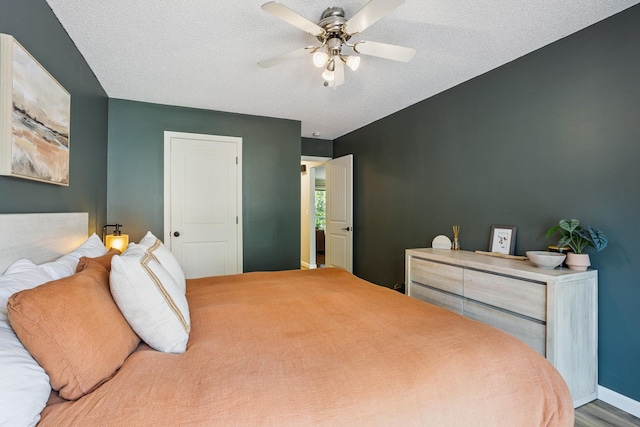 4463 Arden View Ct, Arden Hills, MN 55112 - bedroom featuring ceiling fan and a textured ceiling