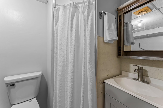 275 Andover Blvd NW, Andover, MN 55304 - bathroom featuring vanity and a shower with shower curtain