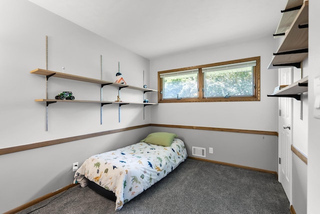 1620 7th St NW, New Brighton, MN 55112 - carpeted bedroom featuring baseboards