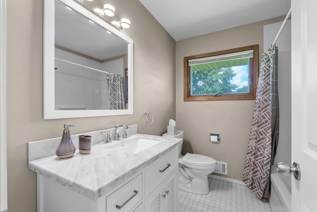 1620 7th St NW, New Brighton, MN 55112 - bathroom with vanity, tile patterned floors, and shower / bathtub combination with curtain