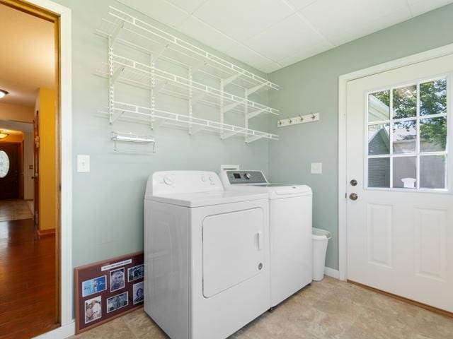 3568 Feldman Ave SE, Buffalo, MN 55313 - laundry area with washer and dryer and baseboards