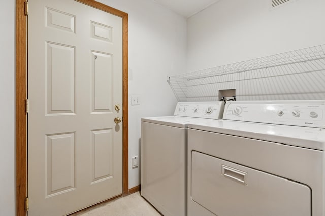 3406 Eagan Oaks Ct, Eagan, MN 55123 - laundry area featuring independent washer and dryer