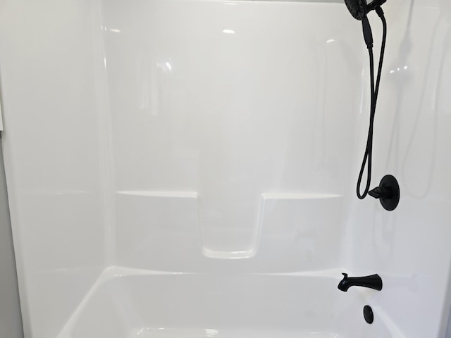 1204 10th St NE, Austin, MN 55912 - bathroom view of tub / shower combination
