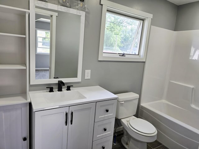 1204 10th St NE, Austin, MN 55912 - full bathroom featuring vanity and shower / washtub combination