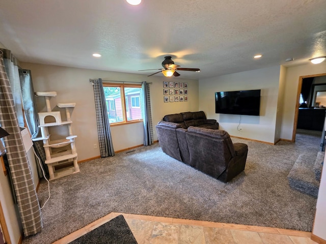 825 2nd Ave, Grand Rapids, MN 55744 - carpeted living area with ceiling fan, recessed lighting, and a textured ceiling