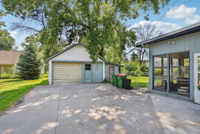 116 3rd Ave SE, Osseo, MN 55369 - detached garage with driveway