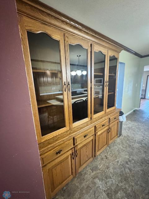 214 7th St, Hatton, ND 58240 - detailed view of ornamental molding and baseboards