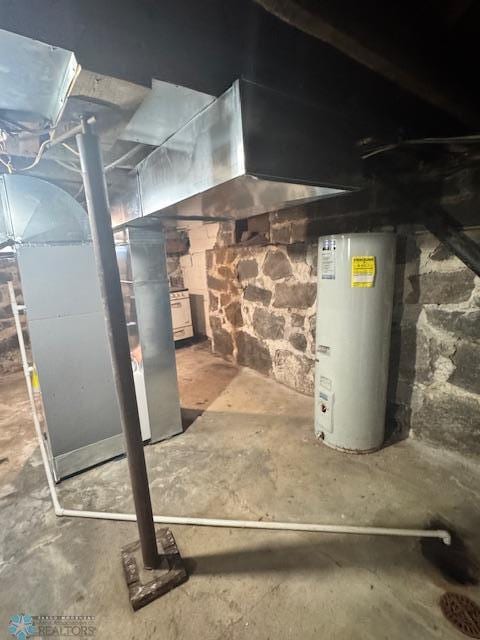 214 7th St, Hatton, ND 58240 - unfinished below grade area with gas water heater