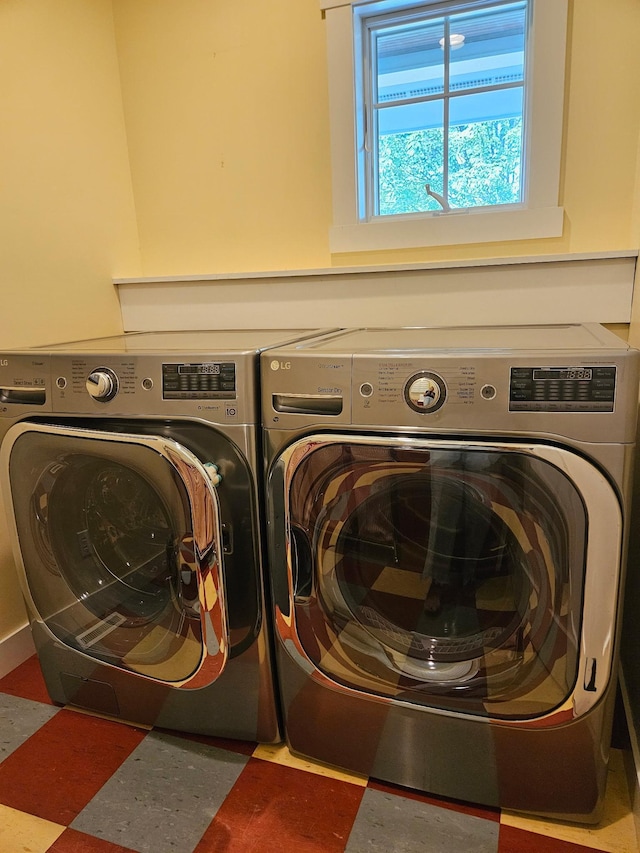 1504 4th St NE, Willmar, MN 56201 - laundry room with washer and dryer