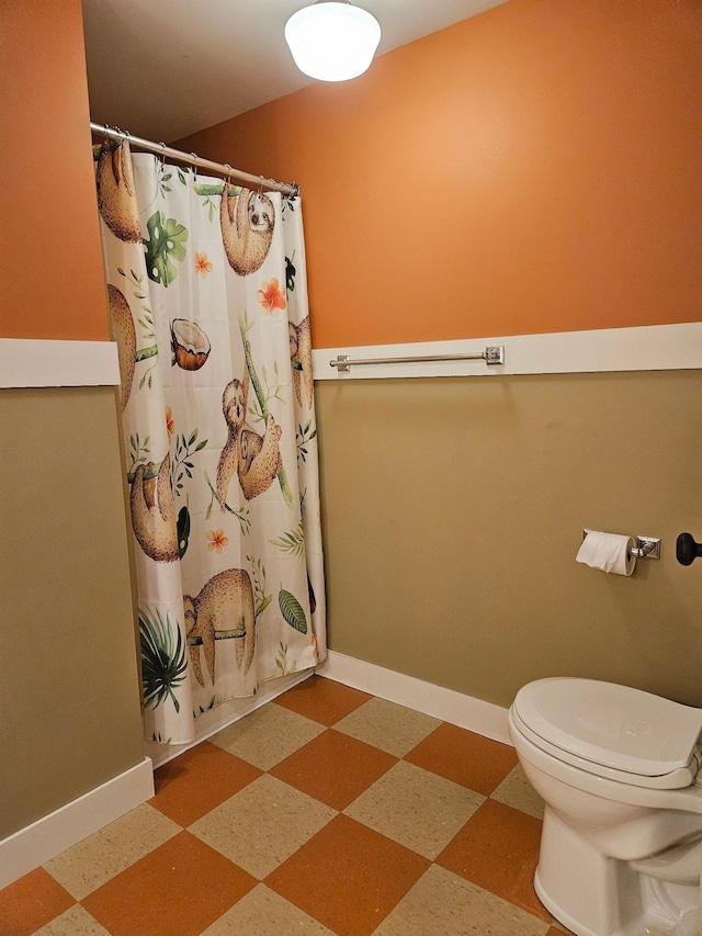 1504 4th St NE, Willmar, MN 56201 - bathroom featuring tile patterned floors and a shower with shower curtain