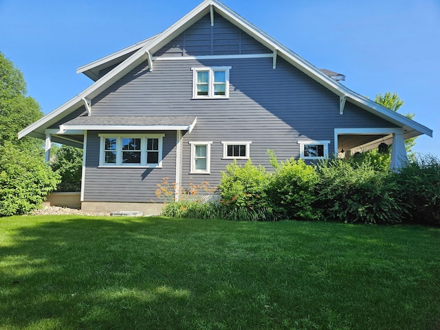 1504 4th St NE, Willmar, MN 56201 - back of property featuring a lawn