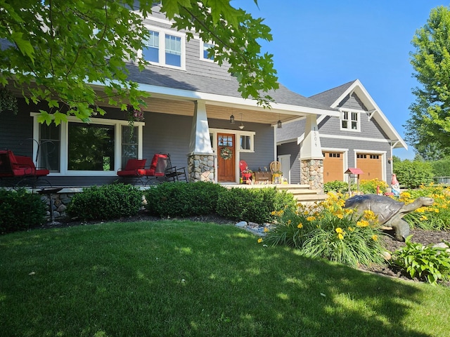 1504 4th St NE, Willmar, MN 56201 - craftsman house with covered porch, a front lawn, and stone siding