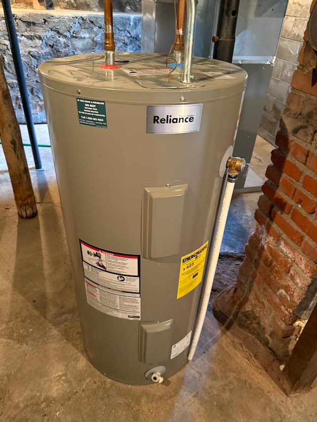 681 8th St, Walnut Grove, MN 56180 - utilities featuring water heater