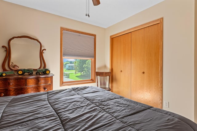 1405 17th Dr SW, Austin, MN 55912 - bedroom featuring a closet and ceiling fan