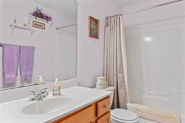1405 17th Dr SW, Austin, MN 55912 - full bath with vanity and shower / bath combination with curtain