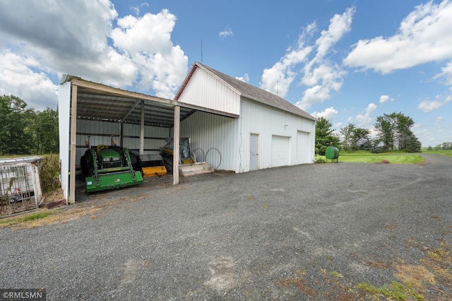 W10429 Hinker Rd, Foster Twp, WI 54493 - garage featuring a garage