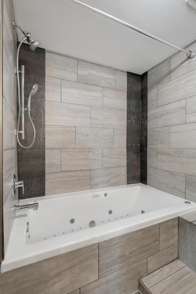 9633 Belmont Ln, Eden Prairie, MN 55347 - full bath featuring a combined bath / shower with jetted tub