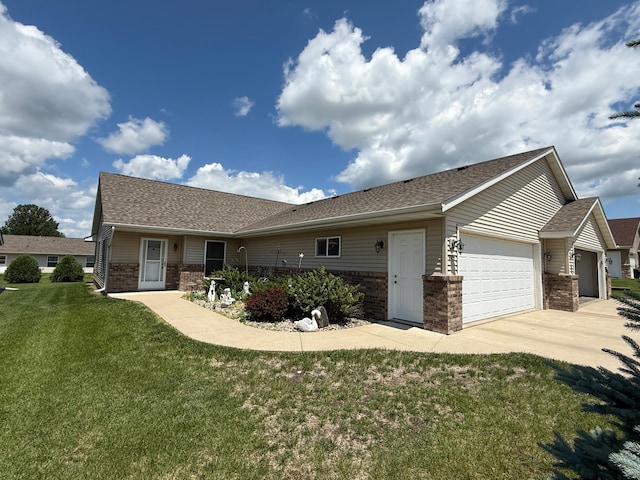 309 Aspenwood Dr, Redwood Falls, MN 56283 - photo 1