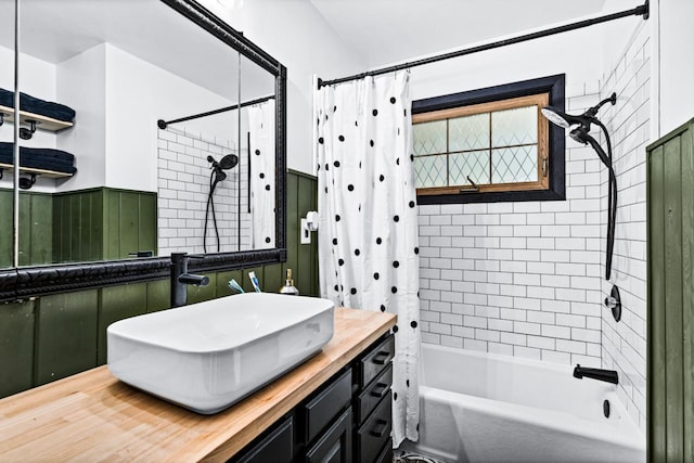 315 Ugstad Rd, Proctor, MN 55810 - full bath with shower / bathtub combination with curtain and vanity
