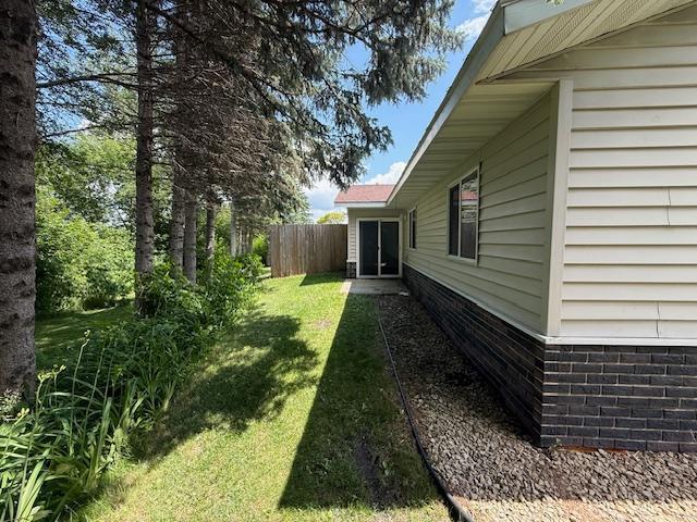 625 Meeker Ct NW, Evansville, MN 56326 - view of yard