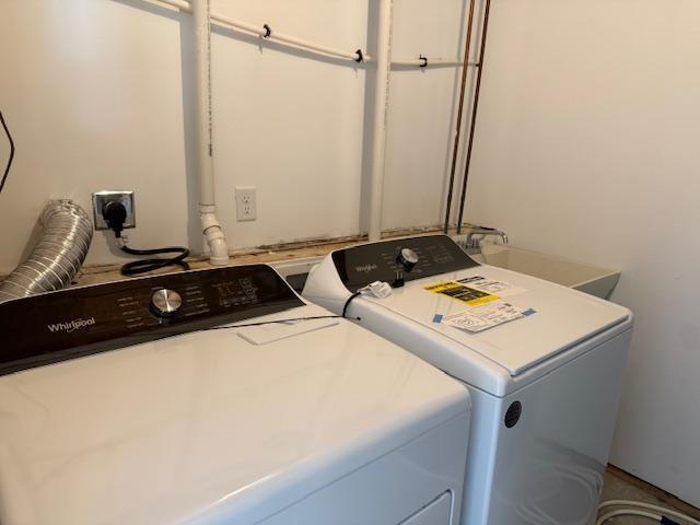 1312 Natures Trl, Alexandria, MN 56308 - washroom featuring washer and dryer