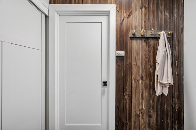 1575 Wayzata Blvd Unit A, Long Lake, MN 55356 - detailed view of wood walls