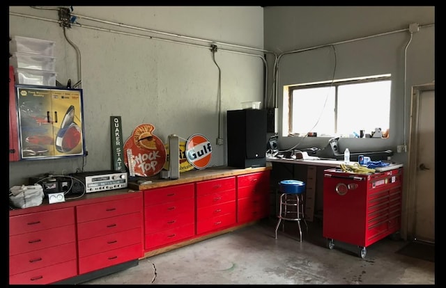410 Atlantic Ave W, Grove City, MN 56243 - view of garage