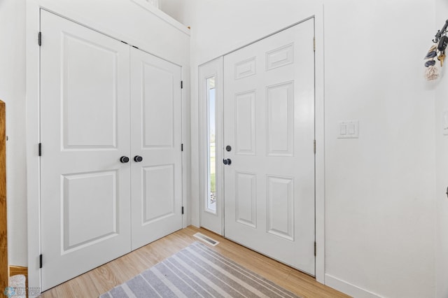 421 2nd Ave S, Kindred, ND 58051 - foyer with light wood finished floors