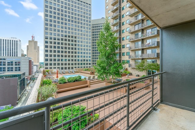 66 9th St E Unit 1315, Saint Paul, MN 55101 - balcony featuring a city view