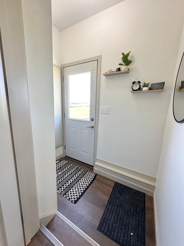 1555 US Highway 75, Lake Benton Twp, MN 56149 - entryway featuring wood finished floors and baseboards