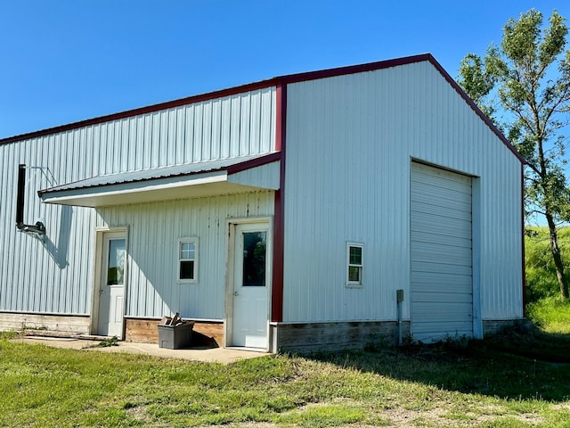 1555 US Highway 75, Lake Benton Twp, MN 56149 - rear view of house with a detached garage and an outdoor structure