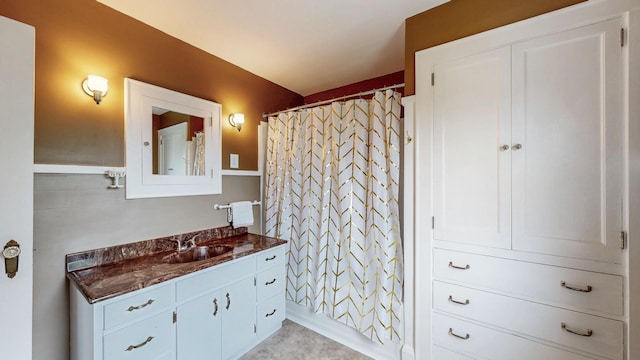 236 Alleghany Ave, Wabasha, MN 55981 - bathroom featuring vanity and a shower with curtain