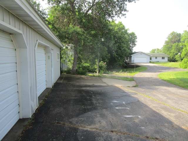 32468 County Highway 27, Elizabeth Twp, MN 56534 - view of asphalt driveway
