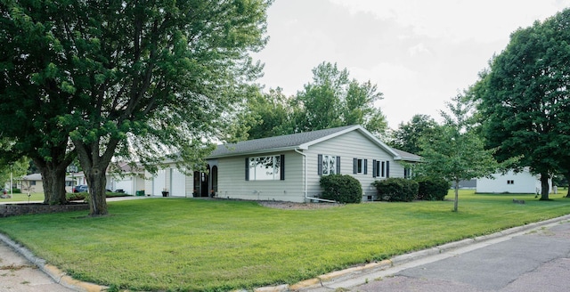 600 Venn St, Sherburn, MN 56171 - single story home featuring a front yard
