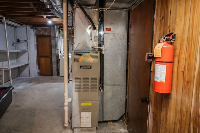 600 Venn St, Sherburn, MN 56171 - utilities with heating unit and washer / clothes dryer