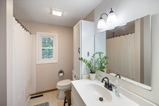 1902 3rd Ave, Grand Rapids, MN 55744 - bathroom featuring vanity and a shower with curtain