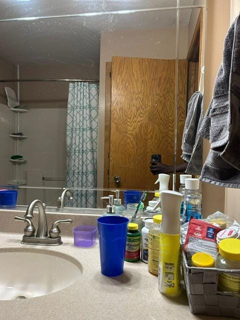 3324 131st Ln NW, Coon Rapids, MN 55448 - full bathroom featuring vanity and a shower with curtain